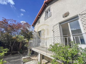 JO Family House
